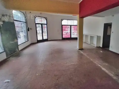 Local en venta. Esquina en Macro Centro de Santa Fe Capital