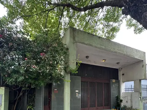 Galpon en Venta en Lanus Oeste, USD 229.000