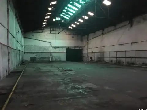 Depósito importante de Galpones - Oficinas- Doble salida Caballito