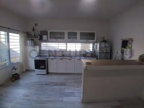 VENTA CASA 4 AMBIENTES GARAGE SANTOS LUGARES