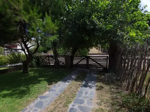 Hermosa Casa De Playa En Villa Gesell, A 100mts Mar.