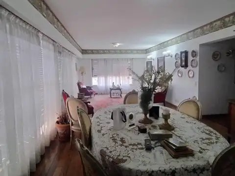 DEPARTAMENTO 4 AMBIENTES CON COCHERA