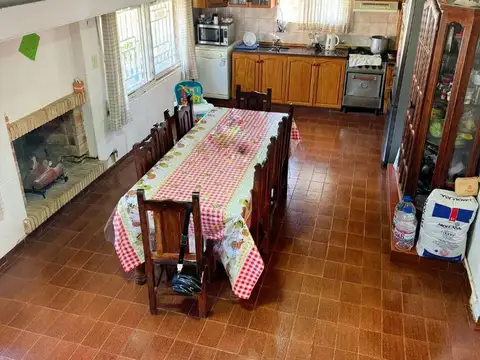 Casa en Venta con 3 cocheras