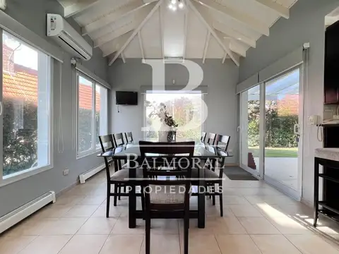 Casa 4 ambientes con 3 baños
