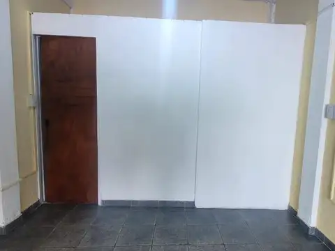 Local en Alquiler en Gonzalez Catan, $ 600.000