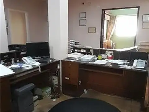 Oficina 7 ambientes con 3 baños