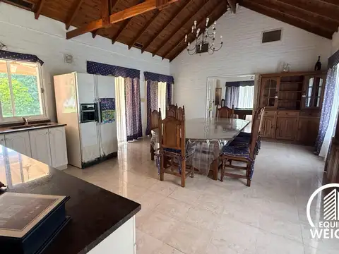 Casa 5 ambientes con 3 baños