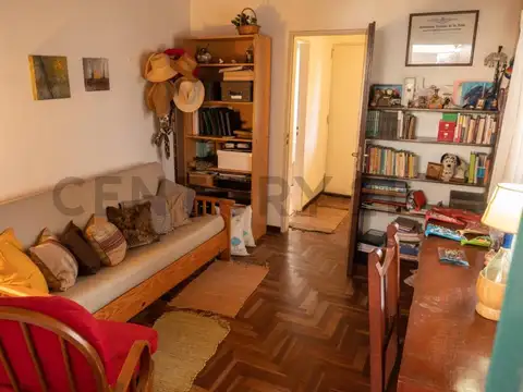 Casa en venta en Ringuelet con consultorio independiente