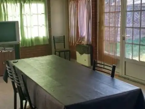 Casa 5 ambientes con 1 baño