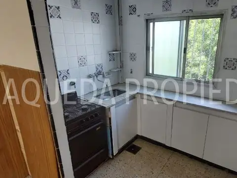 Departamento tipo casa en alquiler en Villa Lugano 3 amb ( disponible en 15 dias)