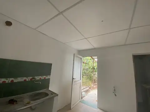 Casa 4 ambientes con 1 baño