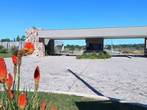 LOTE PH B° AYRES DE TERRADA, FINANCIA 50%, PERMUTA