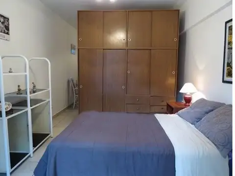 Ambiente c/balcón, pileta,Amoblado completo, nevera bajo mes