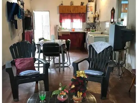 Casa 3 ambientes con 2 baños