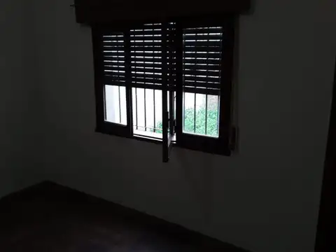 Casa en Alquiler con 1 cochera