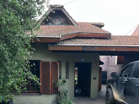 Presidente Dr. Raúl Ricardo Alfonsín 900