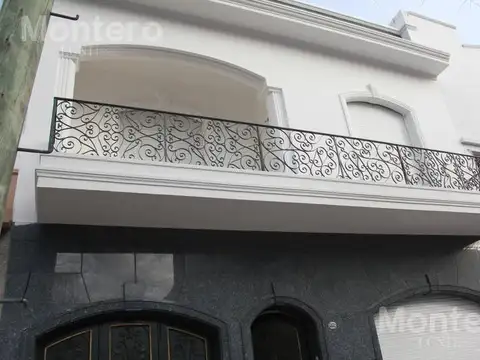 Venta  Casa 5 ambientes - Villa Luro