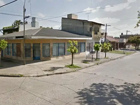 OPORTUNIDAD EN BLOQUE, LOCAL + DOS DUPLEX ATERMINAR