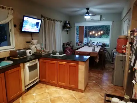 Casa 6 ambientes con 3 baños