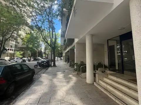 Seguí y República de la India - Balcón / Soleado / Impecable