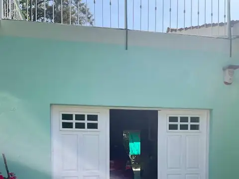 CASA QUINTA EN DEL VISO- MUY BUENA UBICACION