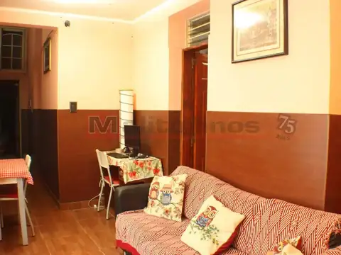 Venta Casa de 2 Viviendas con 2 Cocheras, Patio, Galpón y Te