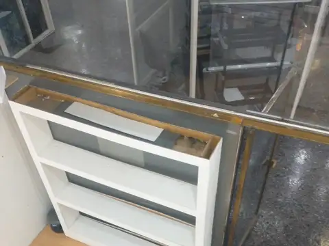 ECELENTE LOCAL CON ENTREPISO GALERÍA SAN JOSÉ