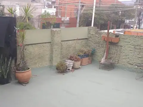 AMPLIO PH FRENTE CON COCHERA Y TERRAZA - EN VENTA