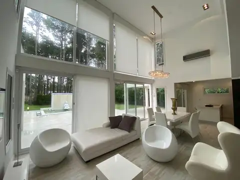 Casa 4 ambientes con 4 baños