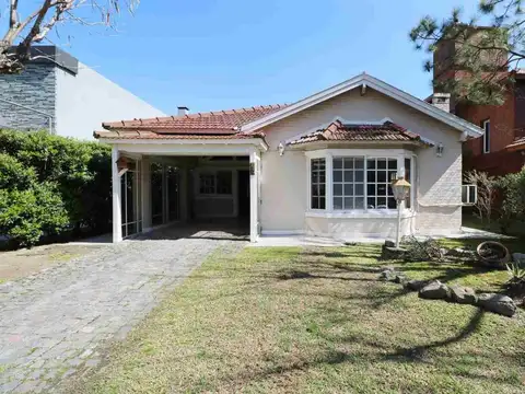 Casa en Venta en Francisco Alvarez, USD 240.000