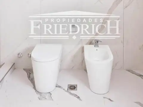 Casa en Venta con 5 cocheras