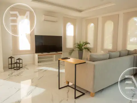 Casa 5 ambientes con 4 baños