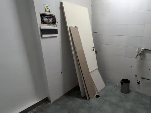 Local en Alquiler en Tribunales, $ 2.000.000