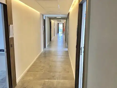 OFICINA CON VALET PARKING EN DELTA CENTER