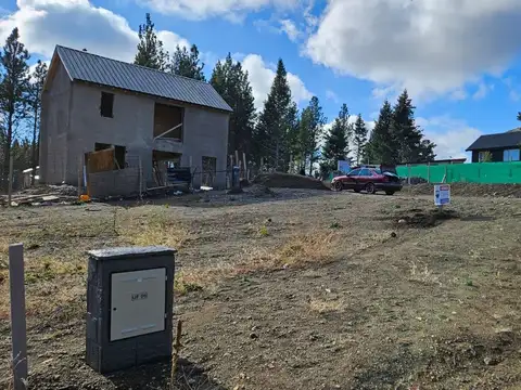 Yens Brendstrup esquina Los Pinos