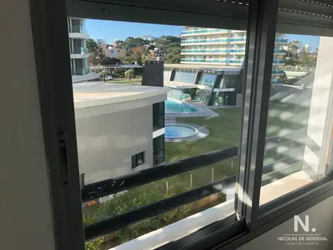 Departamento en Venta en Playa Mansa, USD 280.000