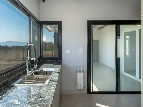 La Verbena. Zona Aeropuerto. Calle 13. Lote 100