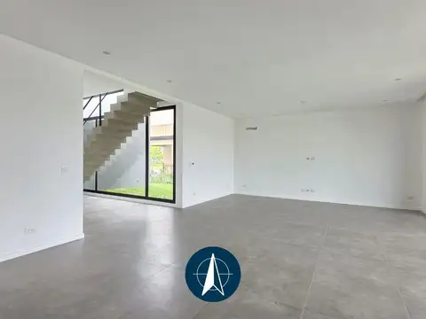 Casa 7 ambientes con 5 baños