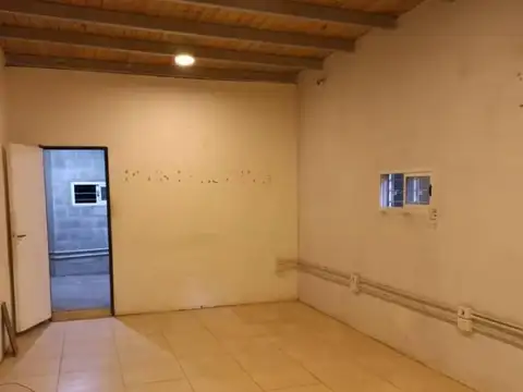 Galpon en Alquiler en Caseros, $ 2.500.000