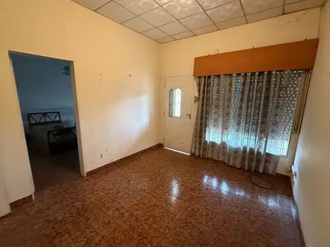 Casa 3 ambientes con 1 baño