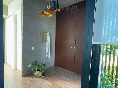 Casa en Venta en El Canton - Norte, USD 390.000