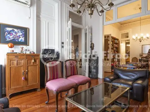 Departamento antiguo, estilo frances, integramente reciclado.