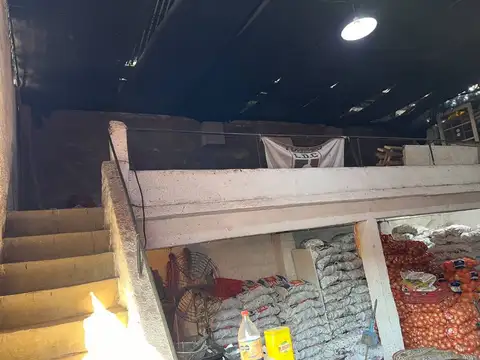 OPORTUNIDAD! GALPON-DEPOSITO DE 168M2 LANUS ESTE!