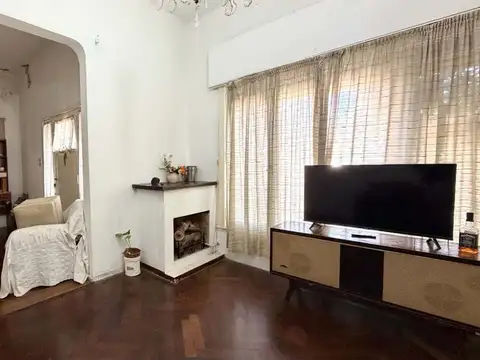 CASA 6 AMBIENTES C/ PARQUE Y PILETA EN ACASSUSO