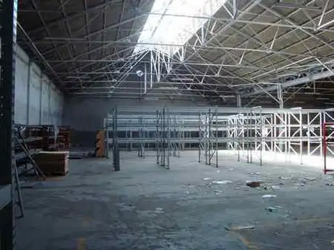 Galpón en venta en Barracas, 4.200 m2 cubiertos, sobre avenida