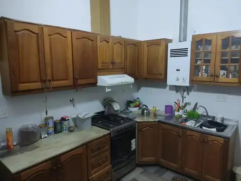 Casa 5 ambientes con 1 baño