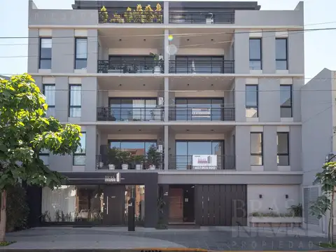 Departamento. "Olivos Golf". Contrafrente, vista jardines. Cochera opcional.