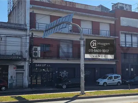 Venta Importante inmueble industrial sobre Ruta 8 con salida a dos calles