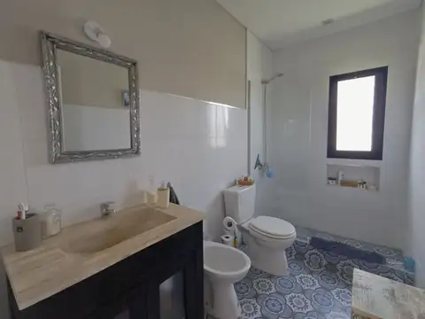 Casa en Alquiler con 2 cocheras