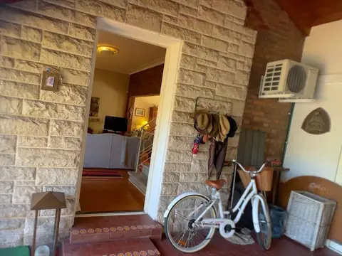 CASA 3 AMBIENTES EN VENTA EN BANFIELD APTA CREDITO